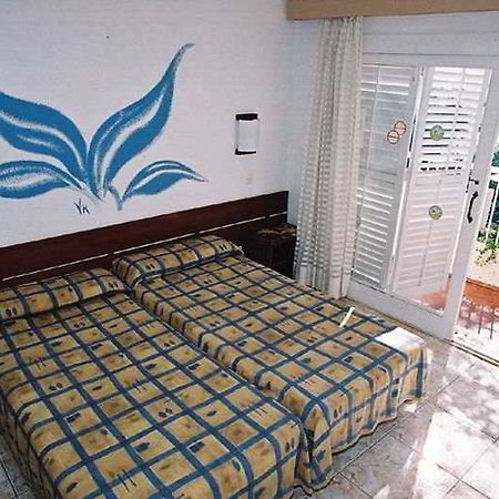 Atlas Apartamentos サンタ・エウラリア・デス・リウ エクステリア 写真